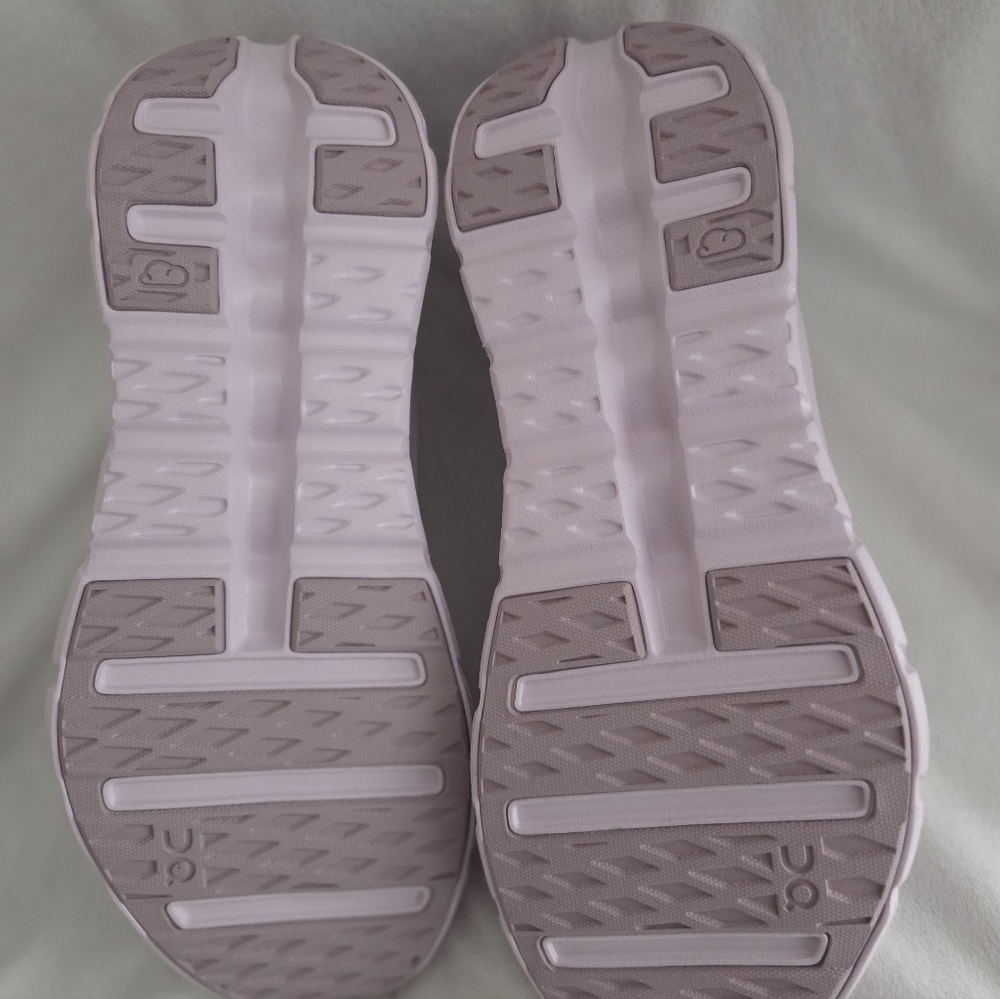 On Cloud Tilt Women Running Shoes Sneakers Ivory/Orchid Purple Size 11 NIB - Picture 7 of 9